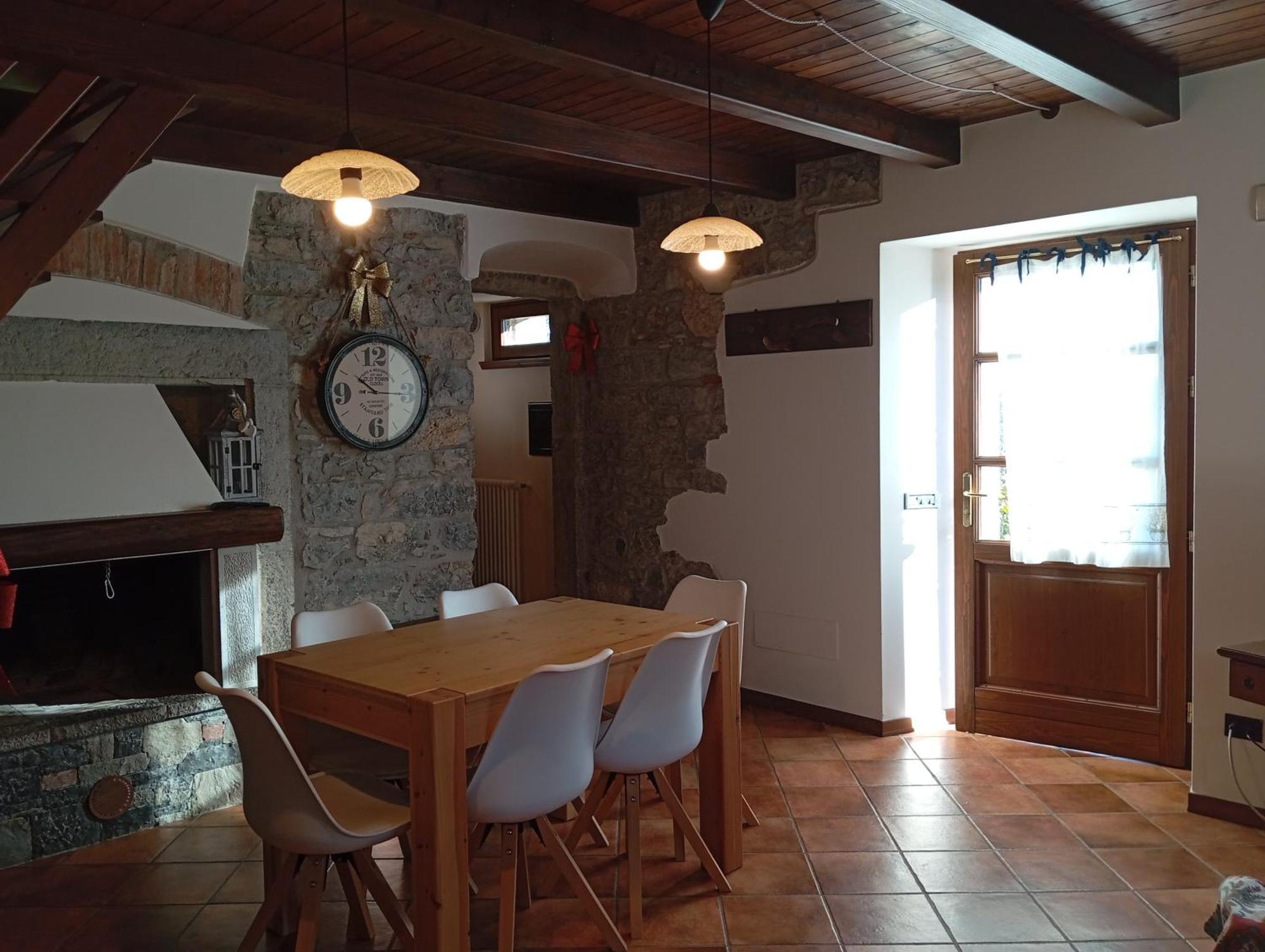 Bed and Breakfast Ca' Baetti L'Antico Borgo Roncola Екстер'єр фото